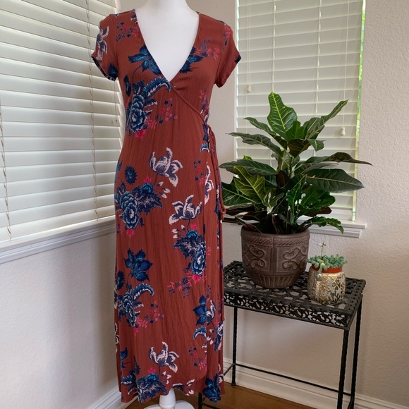 Billabong Red Floral Print Wrap Dress - Picture 2 of 10